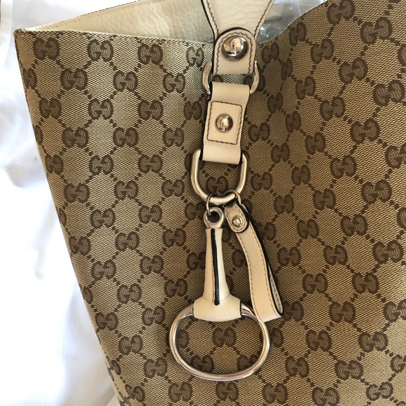 GG Canvas Medium Icon Bit Tote - Picture 5 of 11